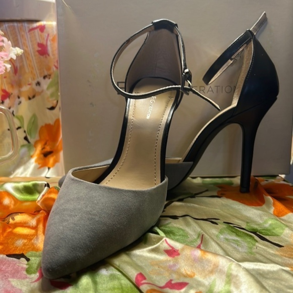 BCBGirls 5”‎ heels black w gray suede contrast size 7.5
